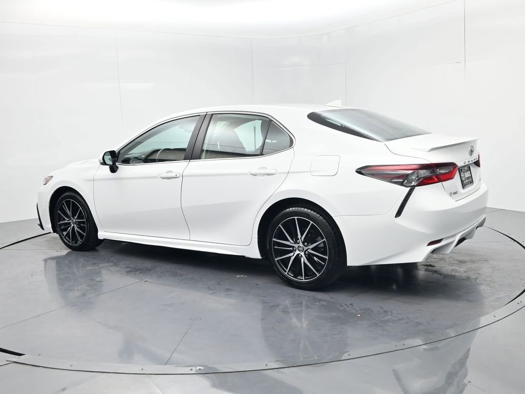 Used 2024 Toyota Camry SE w/ Convenience Package image 5