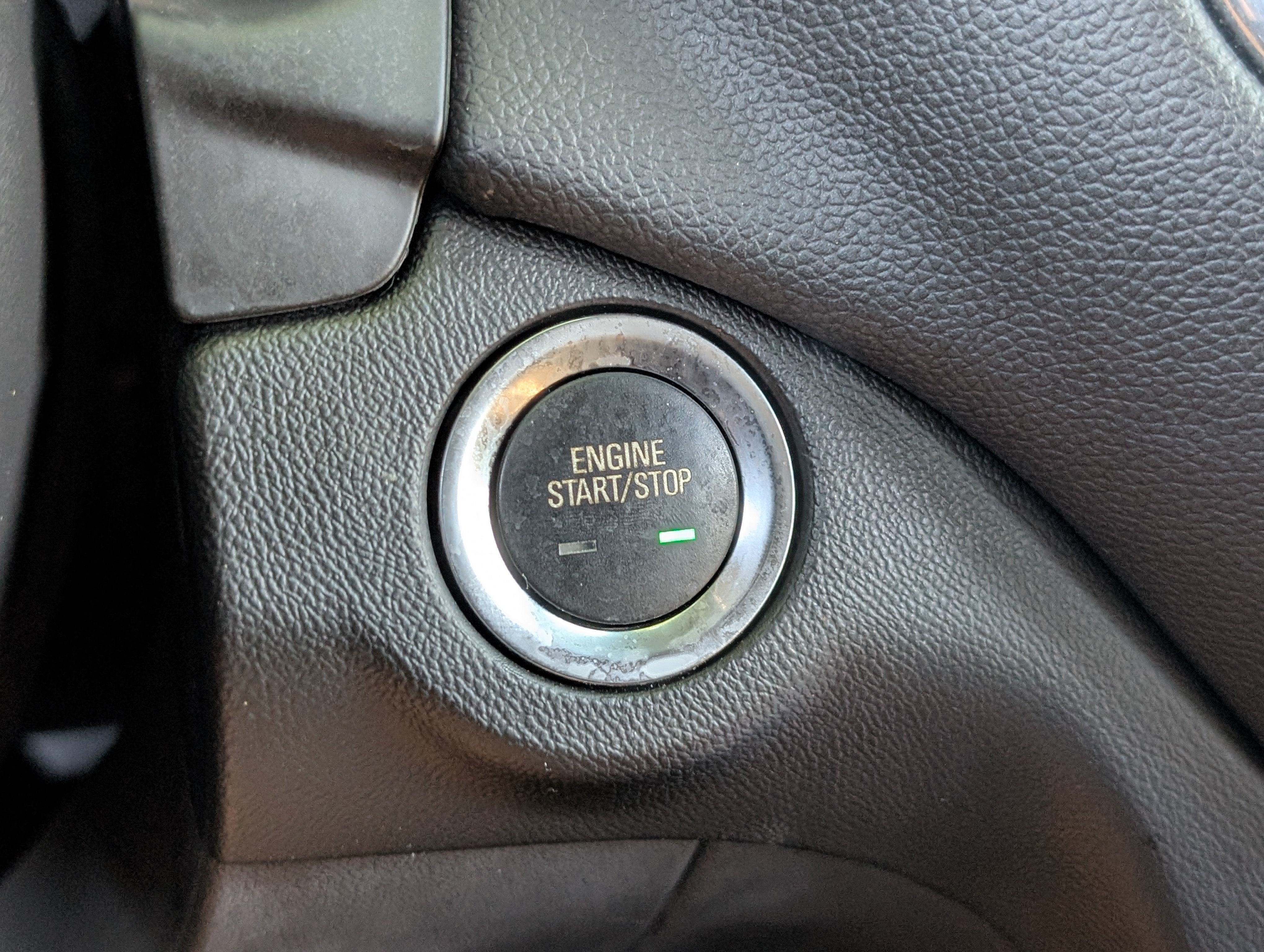 Used 2020 Chevrolet Equinox LT FWD image 32
