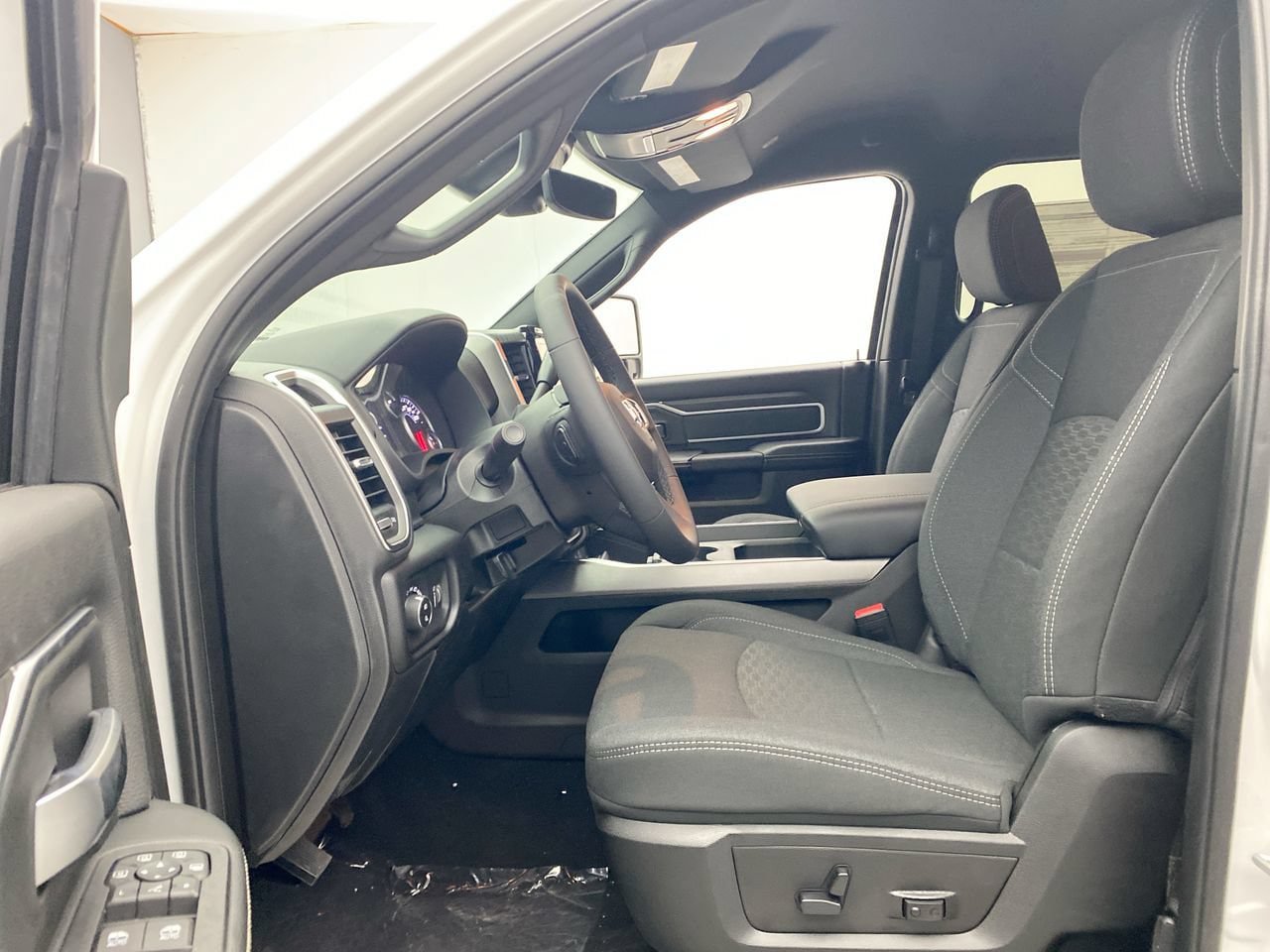 New 2026 RAM 2500 Big Horn AWD/4WD image 14