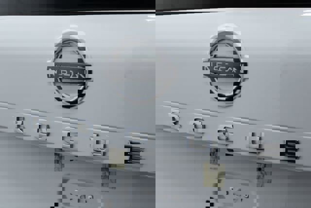 Used 2023 Nissan Rogue S image 6