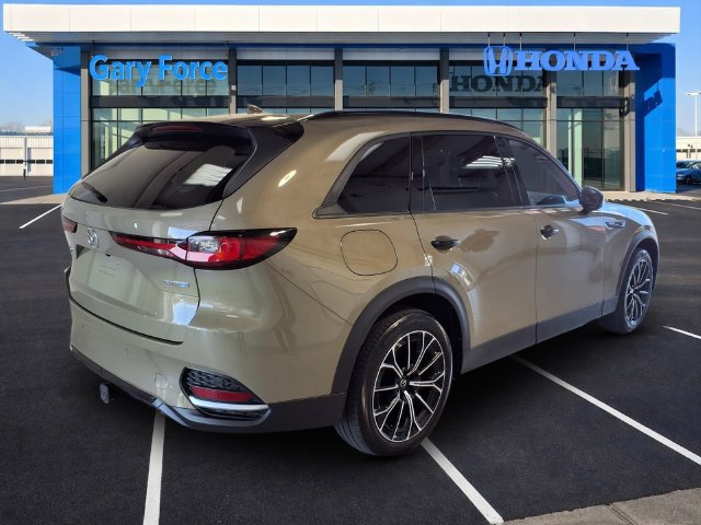 Used 2025 MAZDA CX-70 Plug-In Hybrid w/ Premium Pkg AWD/4WD image 2