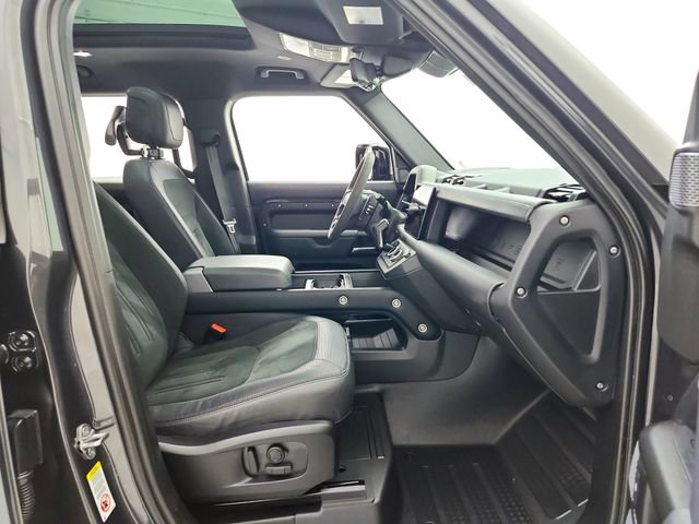 Used 2023 Land Rover Defender 110 image 18