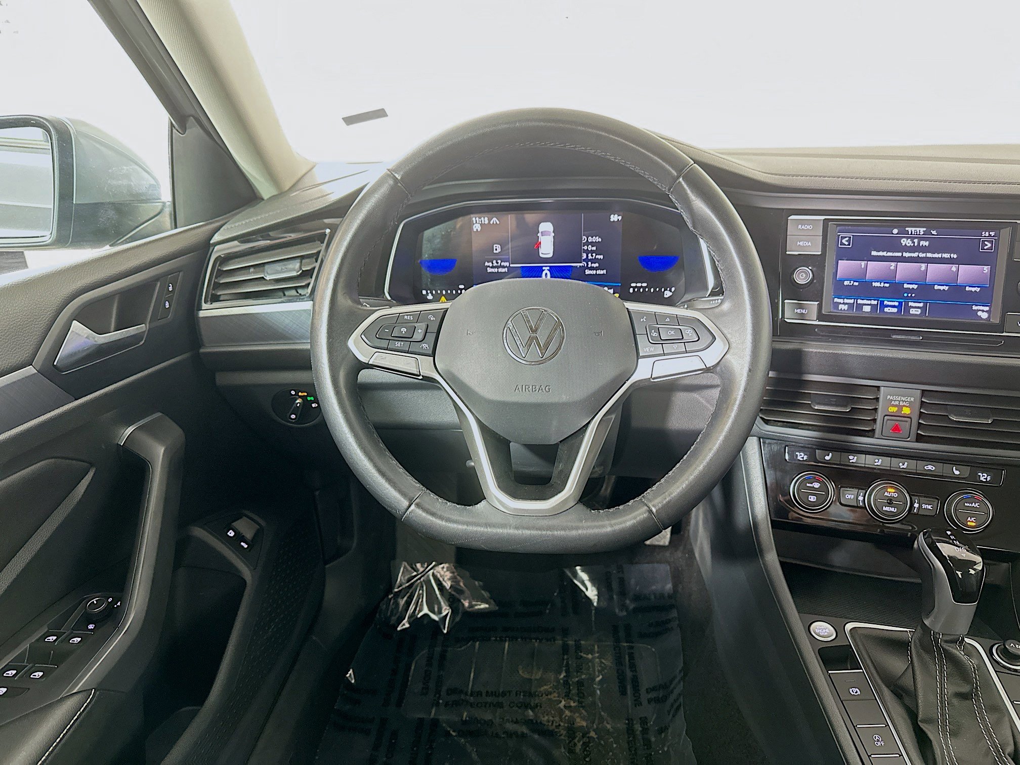 Used 2024 Volkswagen Jetta SE image 20