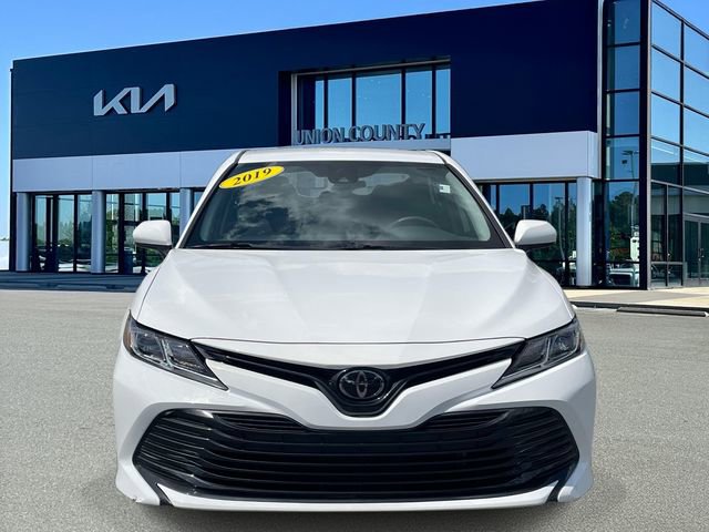 Used 2019 Toyota Camry LE FWD image 2
