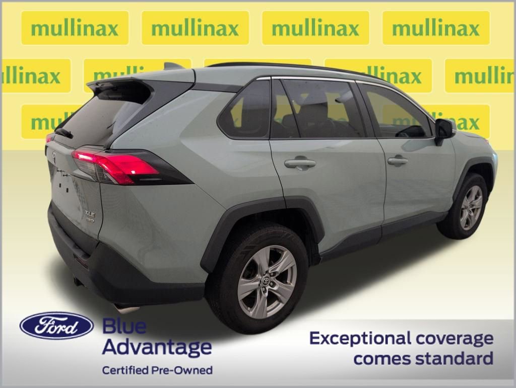 Used 2022 Toyota RAV4 XLE image 3