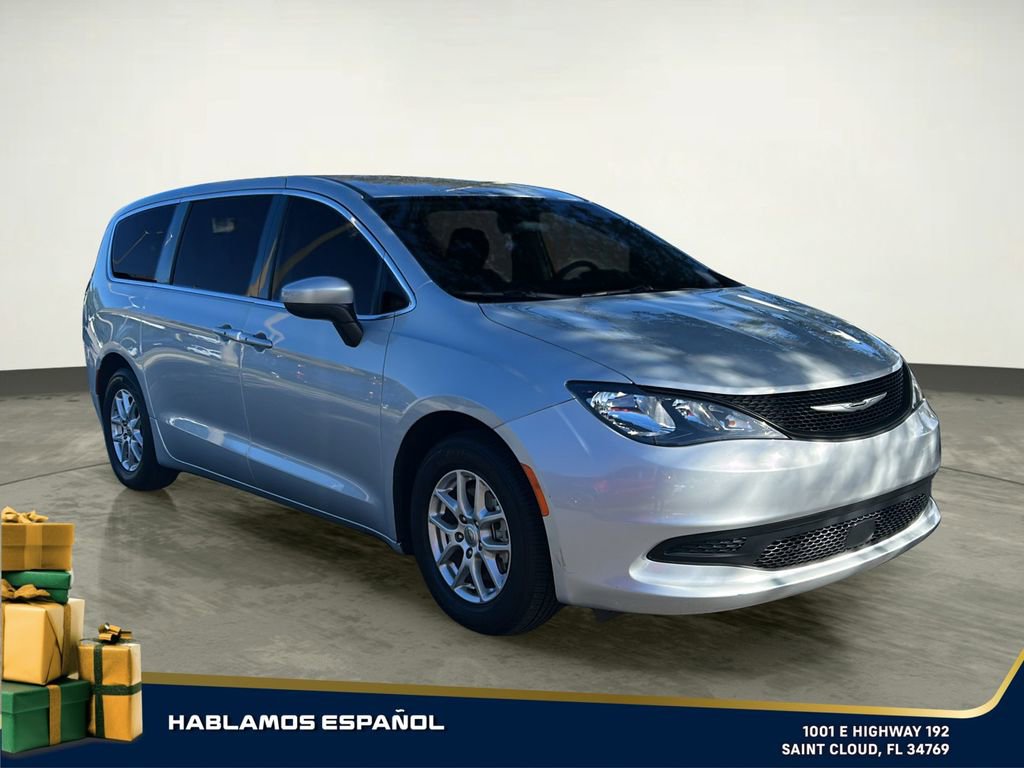 Used 2022 Chrysler Voyager LX image 7