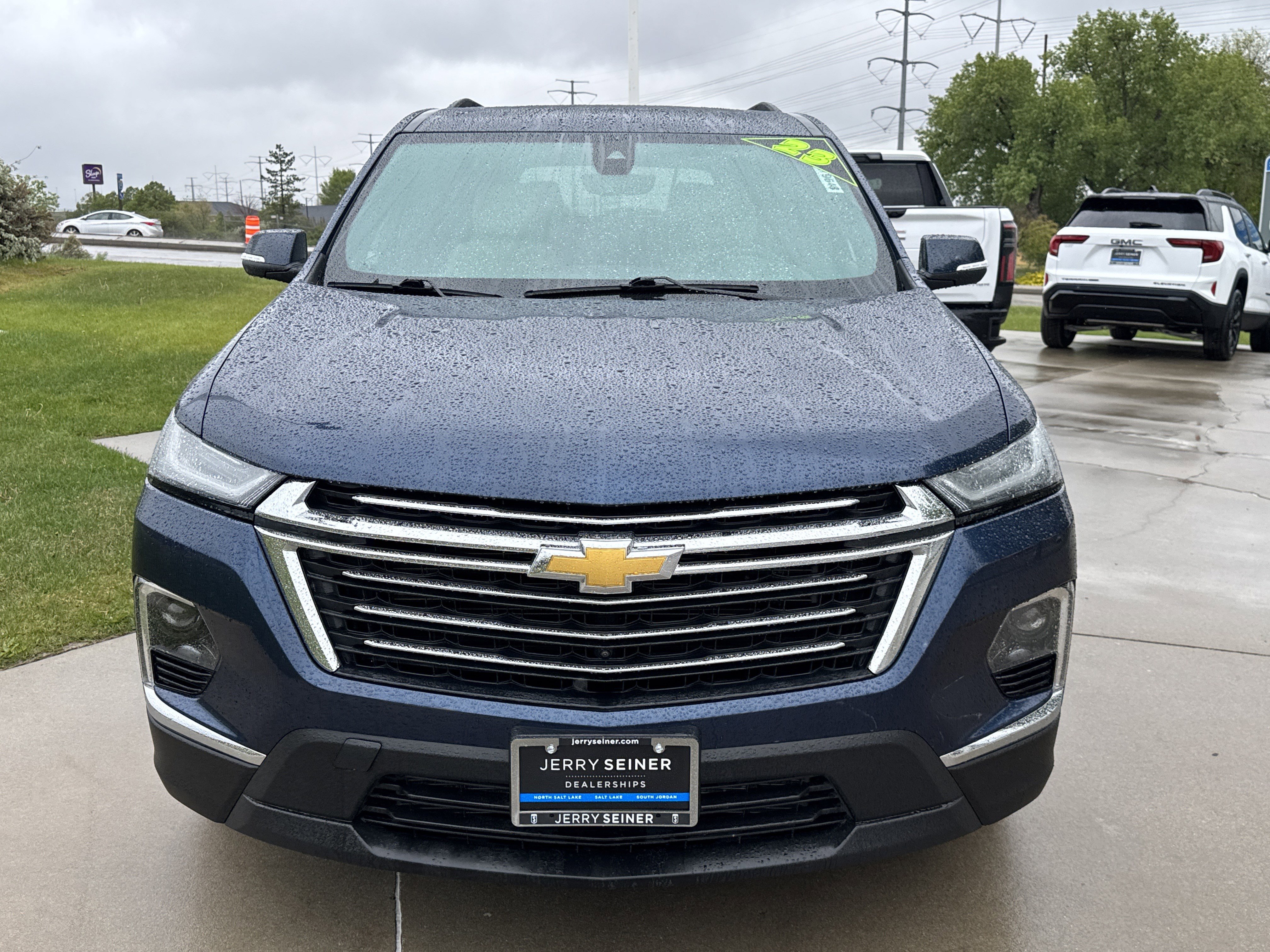 Used 2023 Chevrolet Traverse LT w/ LT Premium Package AWD/4WD image 8