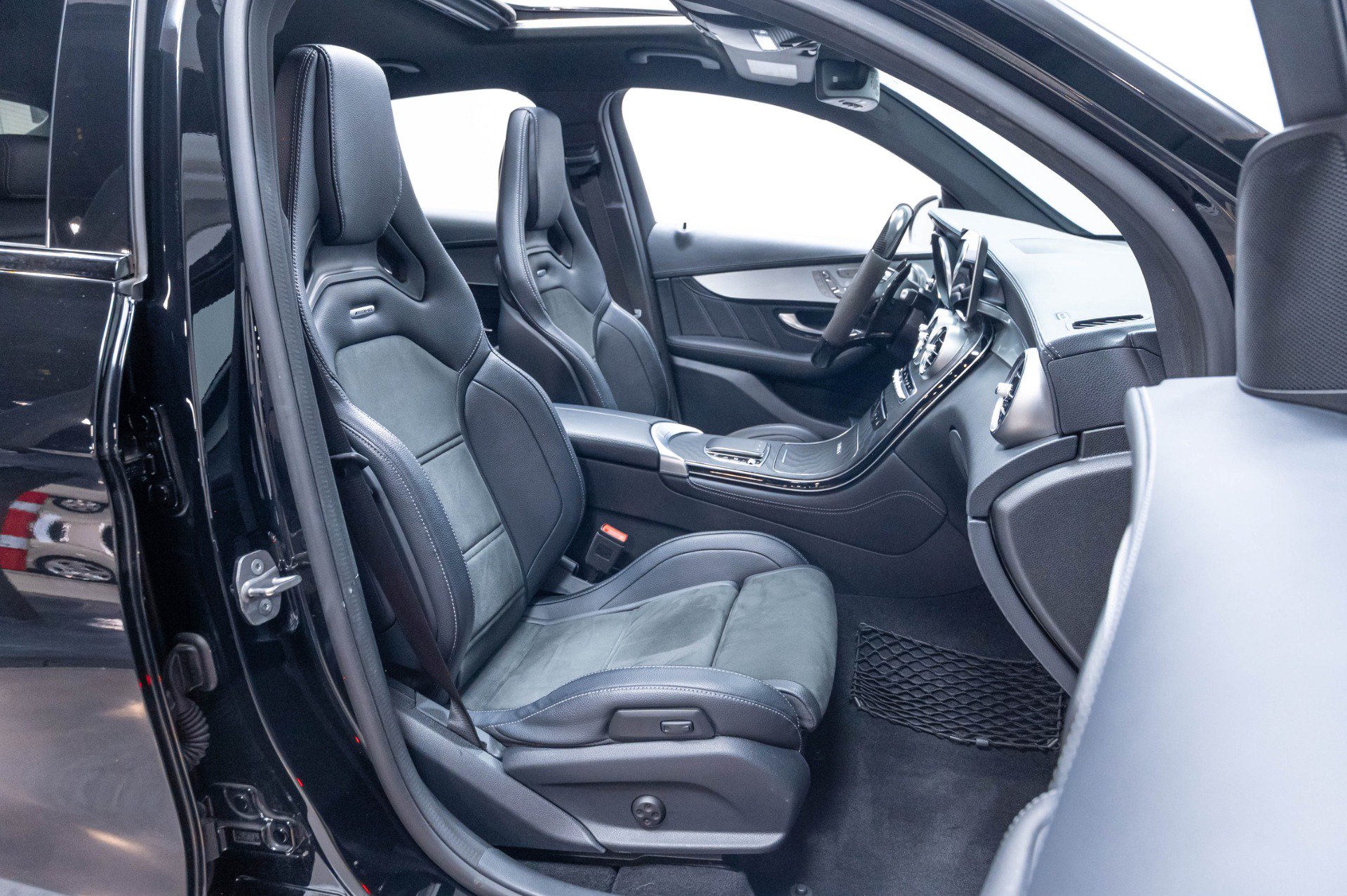 Used 2020 Mercedes-Benz GLC 63 AMG 4MATIC Coupe image 33