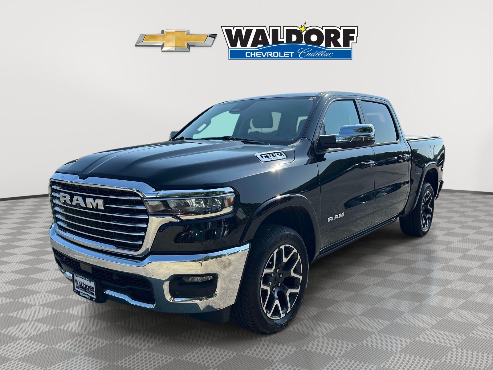 Used 2025 RAM 1500 Laramie AWD/4WD image 3