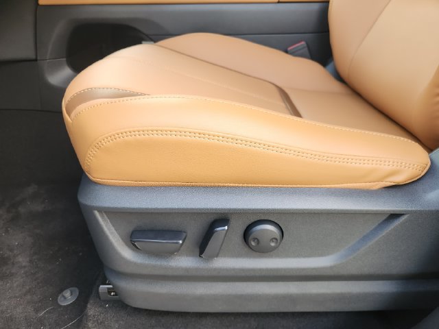 New 2026 Nissan Armada SL w/ Captain's Chari Seat Package AWD/4WD image 21
