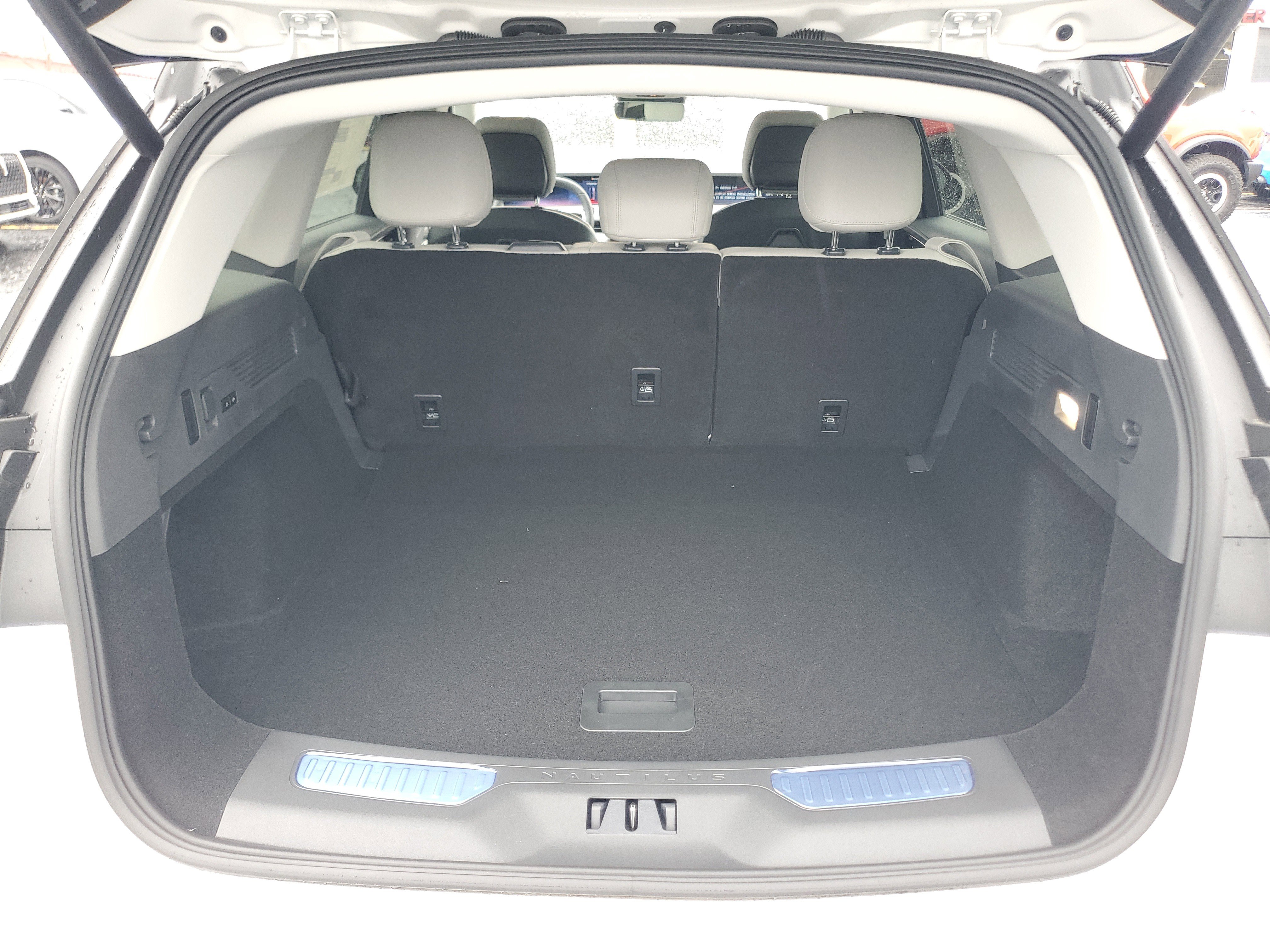 New 2026 Lincoln Nautilus Reserve w/ Jet Appearance Package image 32