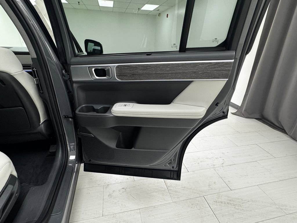Used 2024 Hyundai Santa Fe Limited image 16