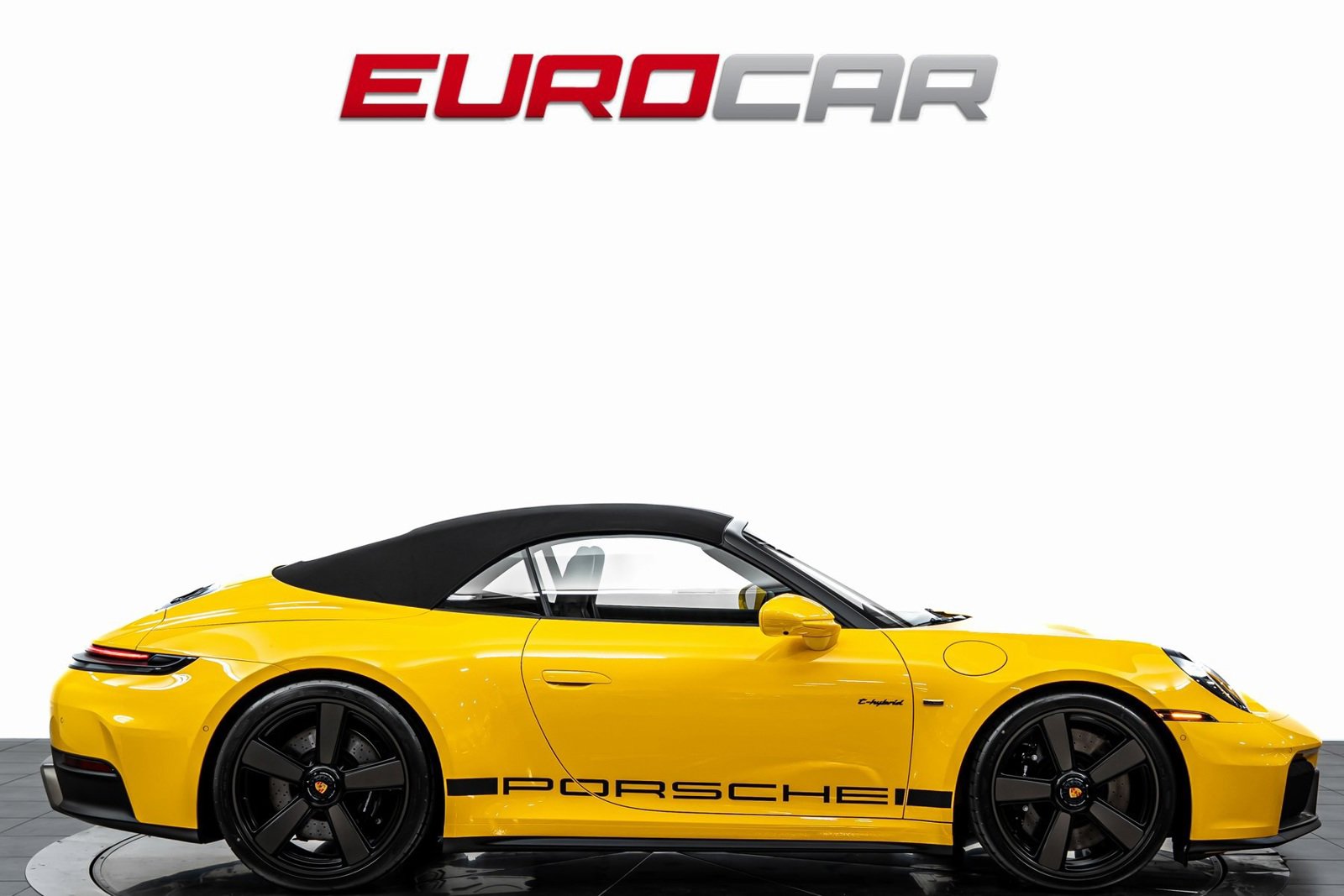 Used 2026 Porsche 911 Carrera 4 GTS image 9