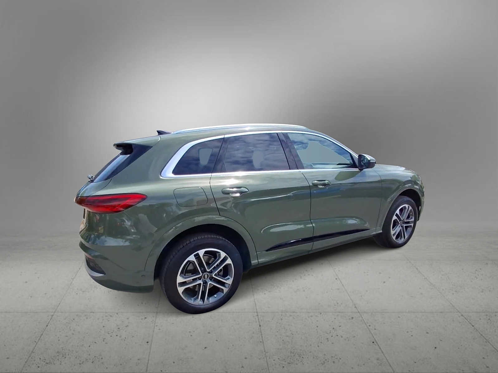 Used 2025 Audi Q5 Premium w/ Premium Plus AWD/4WD image 8