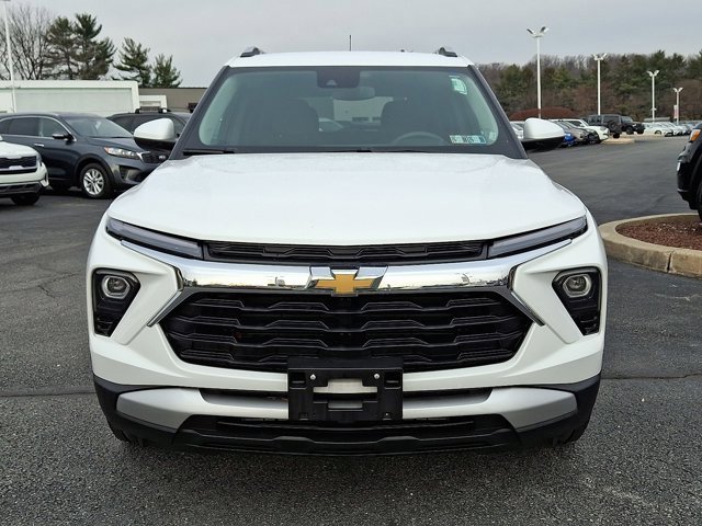 Used 2025 Chevrolet TrailBlazer LT image 3