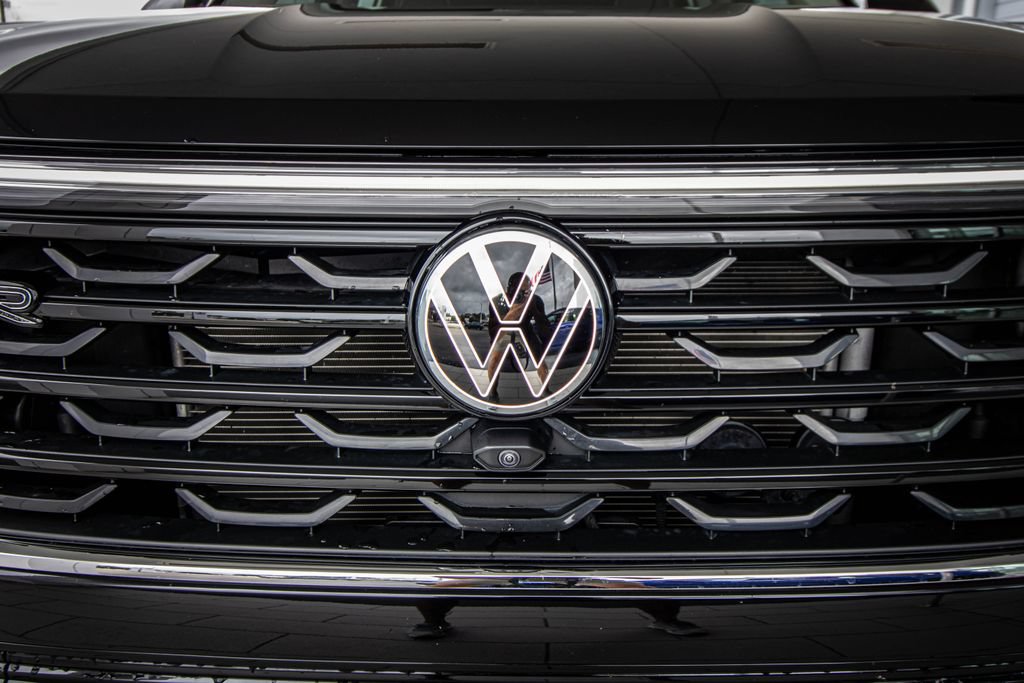 Used 2025 Volkswagen Atlas SEL Premium R-Line AWD/4WD image 8