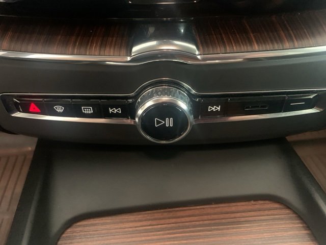 Certified 2023 Volvo XC60 B5 Plus image 15
