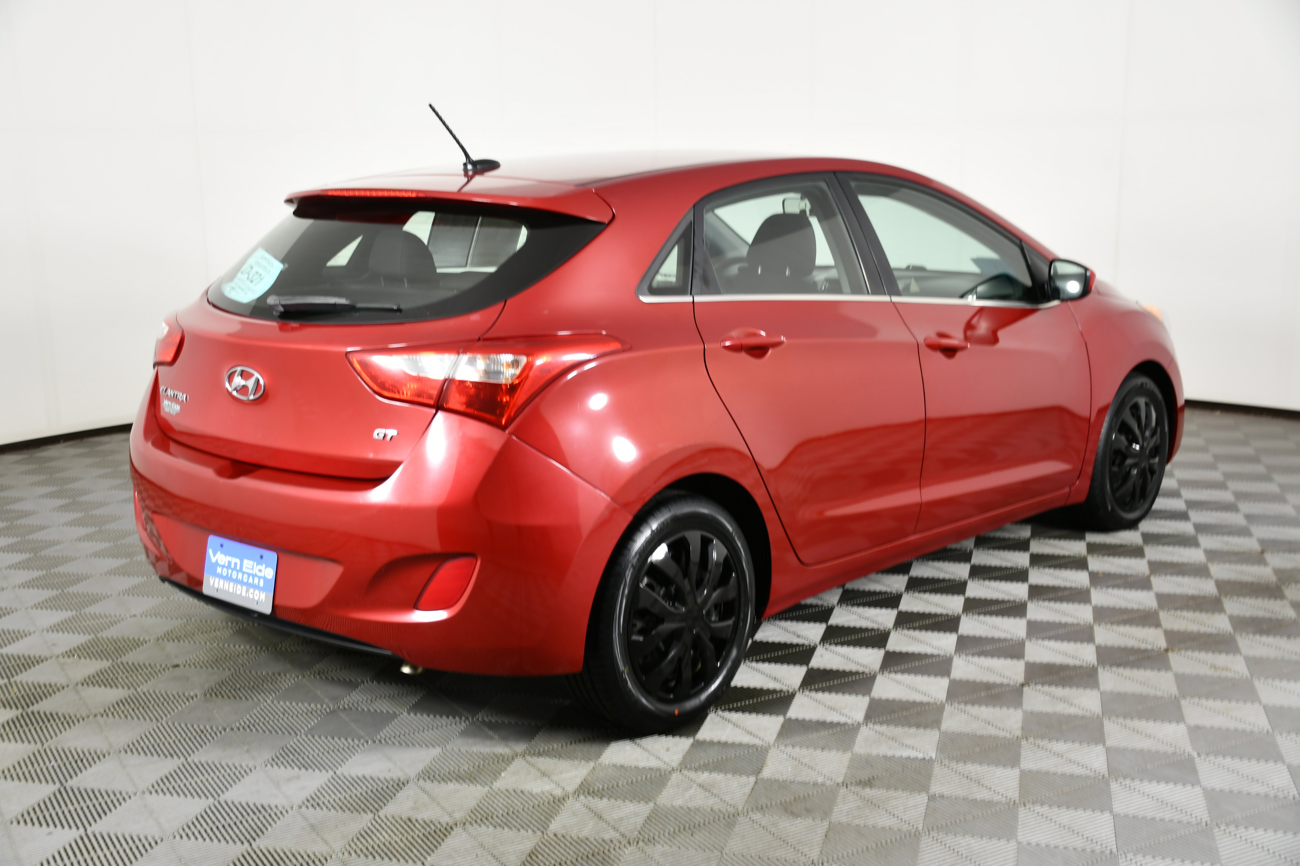 Used 2017 Hyundai Elantra GT image 6