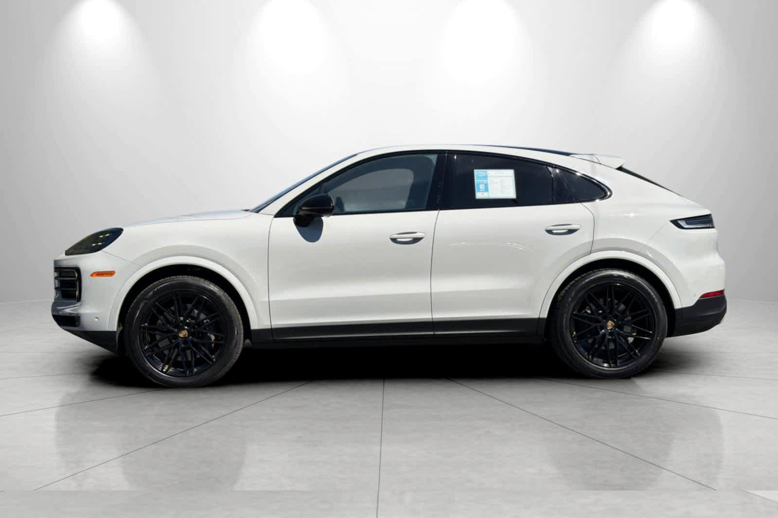 Used 2024 Porsche Cayenne Coupe AWD/4WD image 5