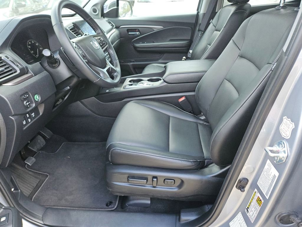 Used 2025 Honda Ridgeline RTL image 11