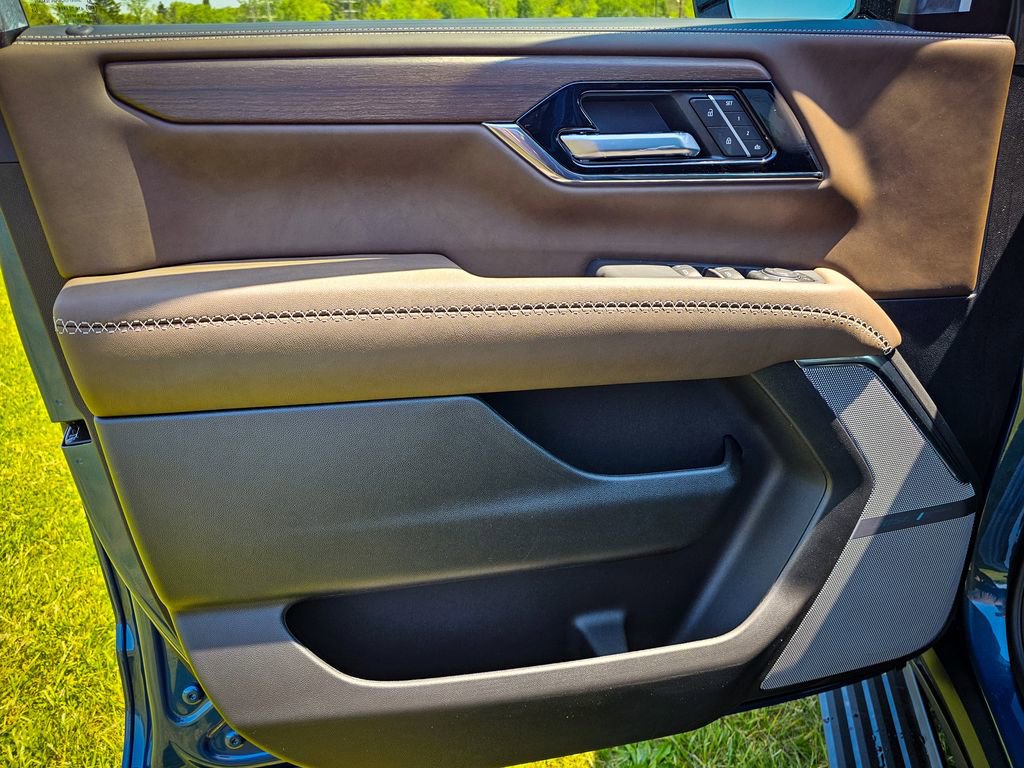 New 2026 GMC Yukon XL Denali Ultimate AWD/4WD image 11
