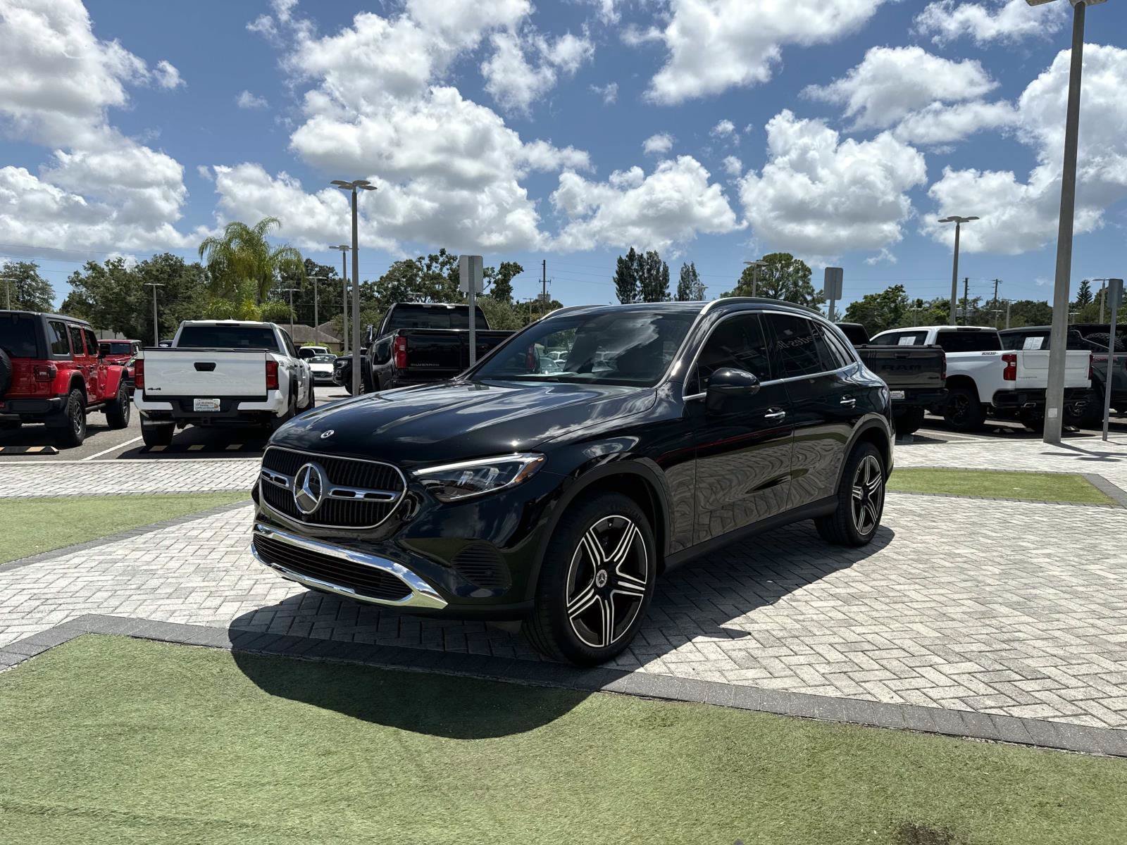 New 2027 Mercedes-Benz GLC 300 image 2