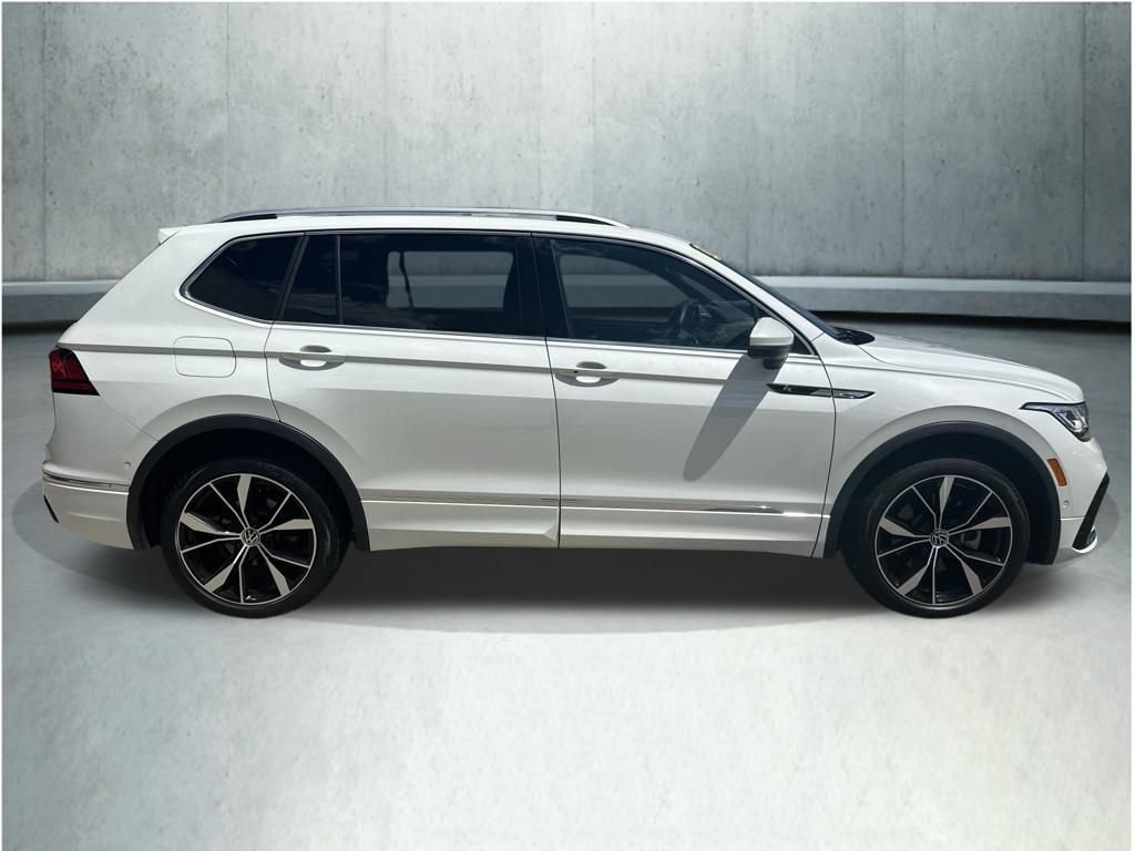 Used 2024 Volkswagen Tiguan SEL R-Line AWD/4WD image 4