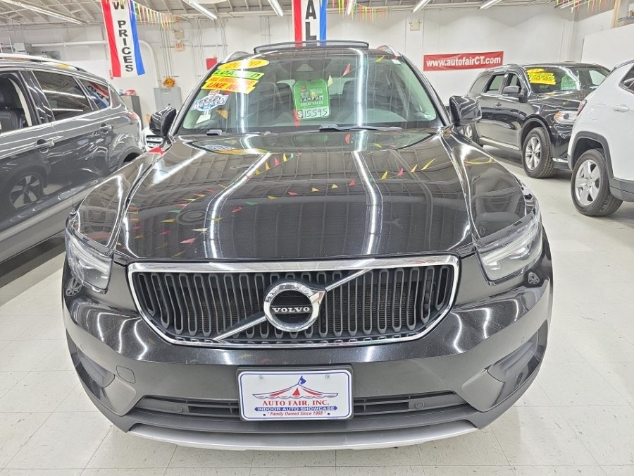 Used 2020 Volvo XC40 T5 Momentum w/ Protection Package AWD/4WD image 2