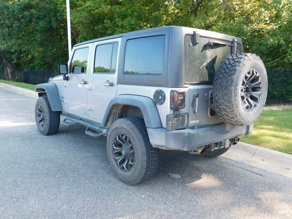Used 2016 Jeep Wrangler Unlimited Sport w/ Connectivity Group AWD/4WD image 9