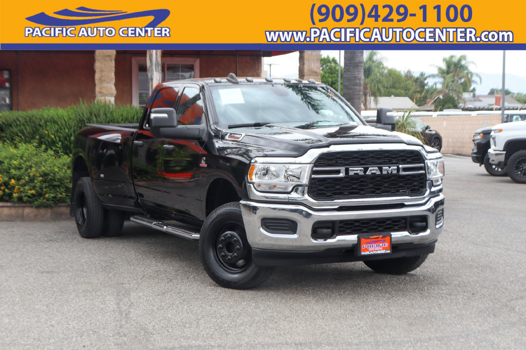 Used 2024 RAM 3500 Tradesman w/ Chrome Appearance Group AWD/4WD image 1
