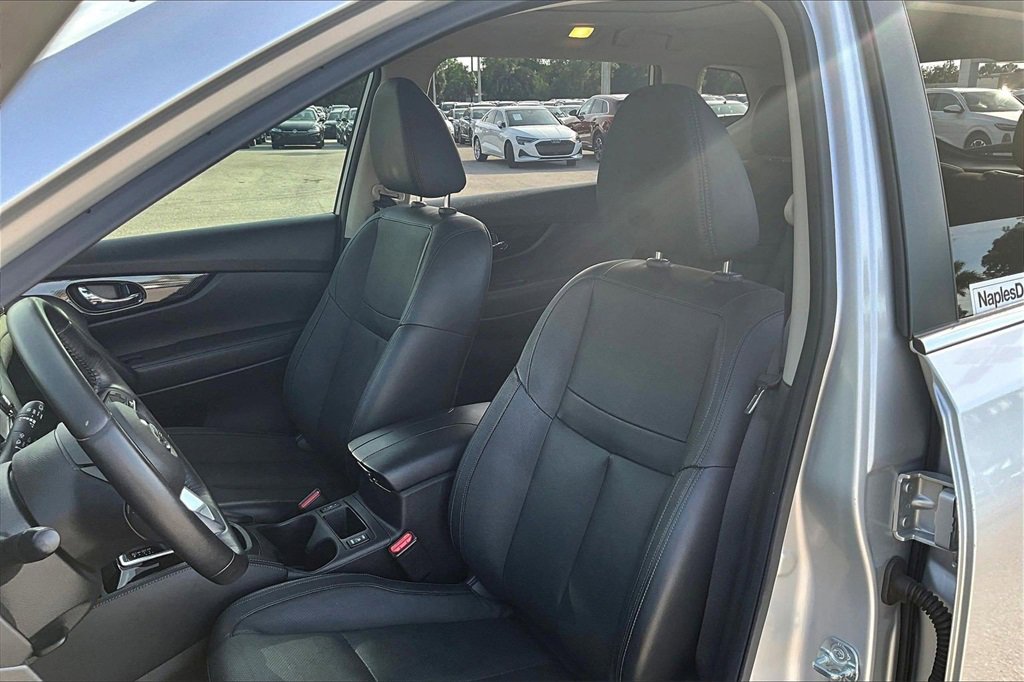 Used 2017 Nissan Rogue SL w/ SL Premium Package image 20