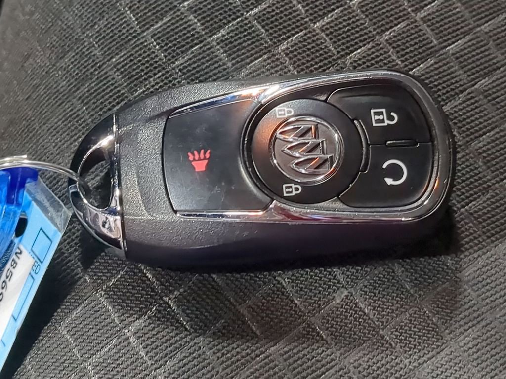 Used 2022 Buick Encore Preferred w/ Safety Package AWD/4WD image 31