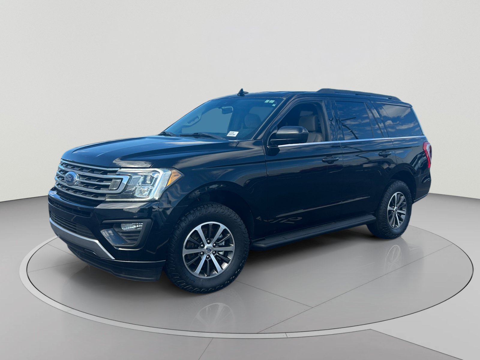 Used 2020 Ford Expedition XLT RWD image 1