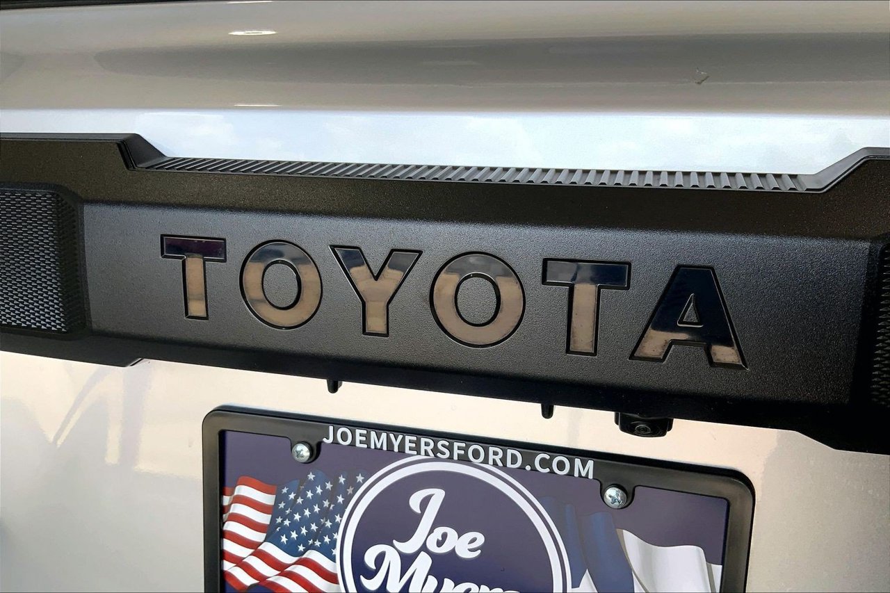 Used 2025 Toyota 4Runner TRD Off-Road Premium AWD/4WD image 31