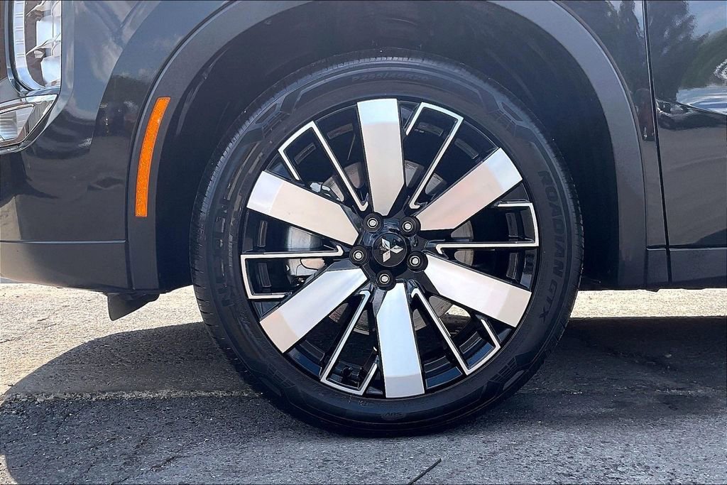 Used 2025 Mitsubishi Outlander SE AWD/4WD image 9