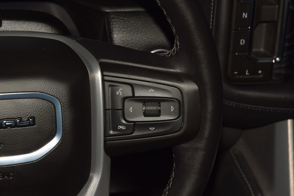Used 2024 GMC Yukon XL Denali w/ Advanced Technology Package image 39