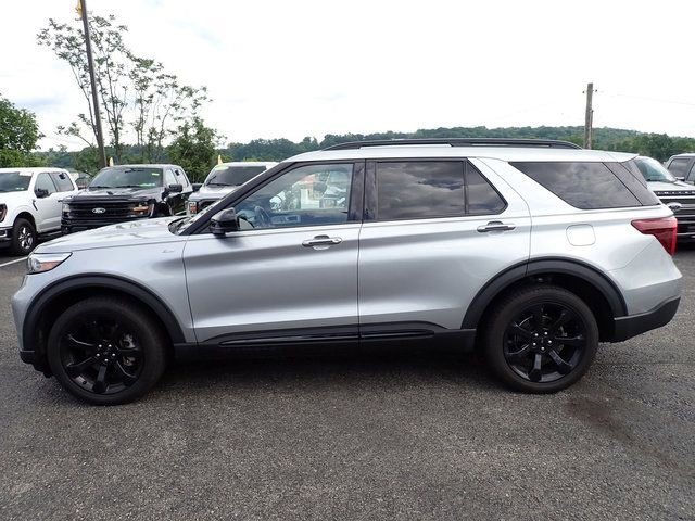 Used 2023 Ford Explorer ST-Line w/ Class IV Trailer Tow Package AWD/4WD image 2