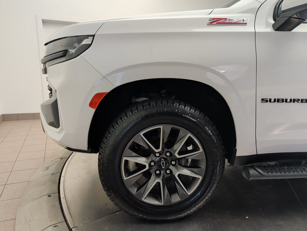 Used 2024 Chevrolet Suburban Z71 w/ Luxury Package AWD/4WD image 33