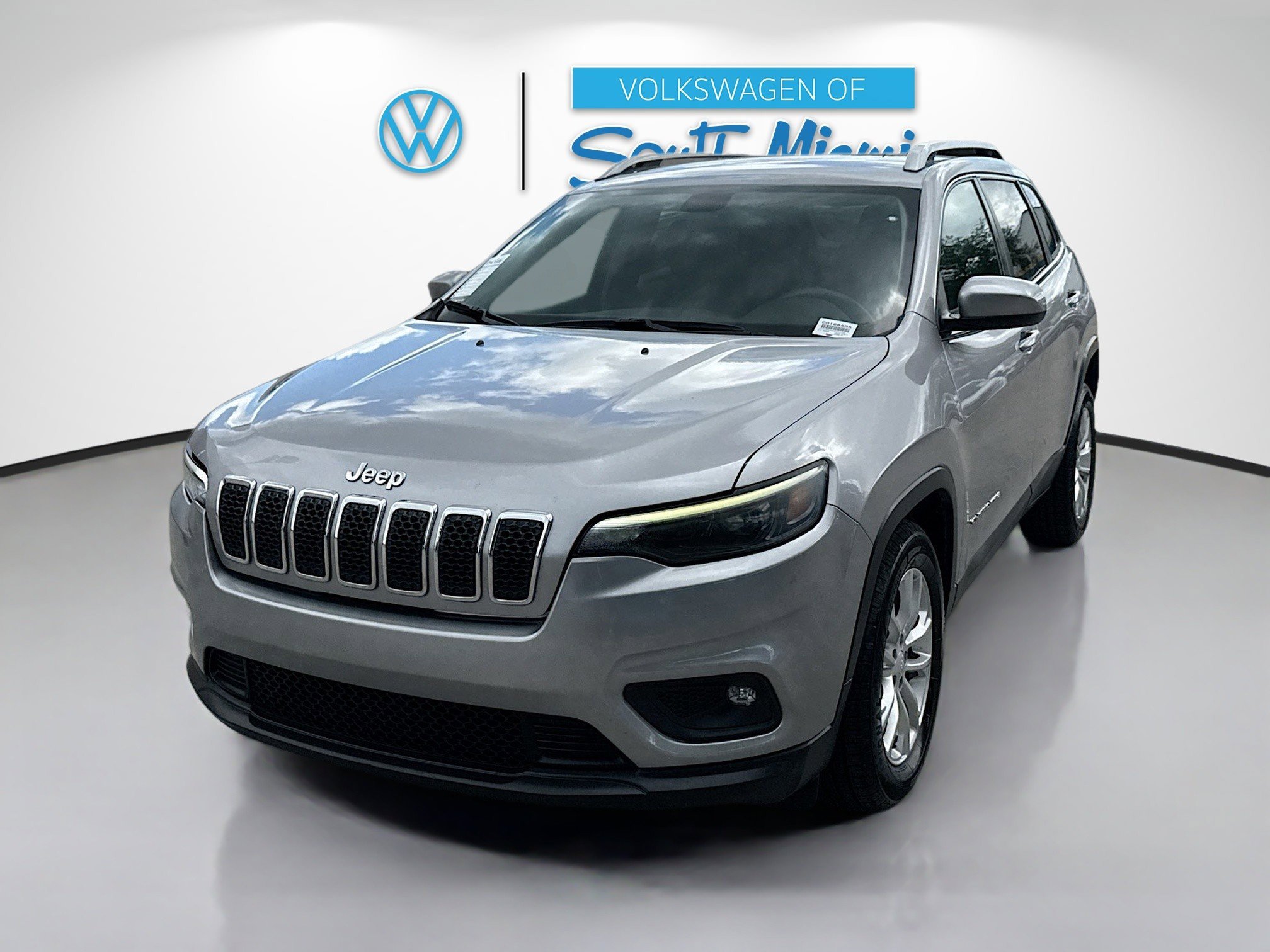 Used 2019 Jeep Cherokee Latitude w/ Popular Appearance Group