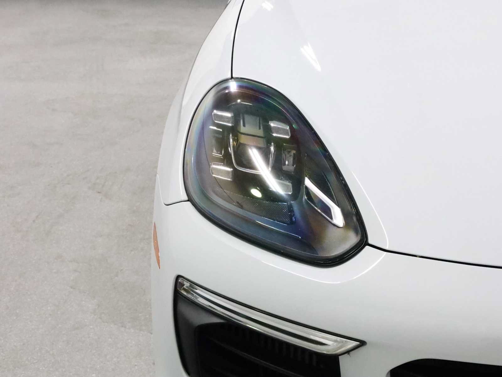 Used 2015 Porsche Cayenne S AWD/4WD image 15