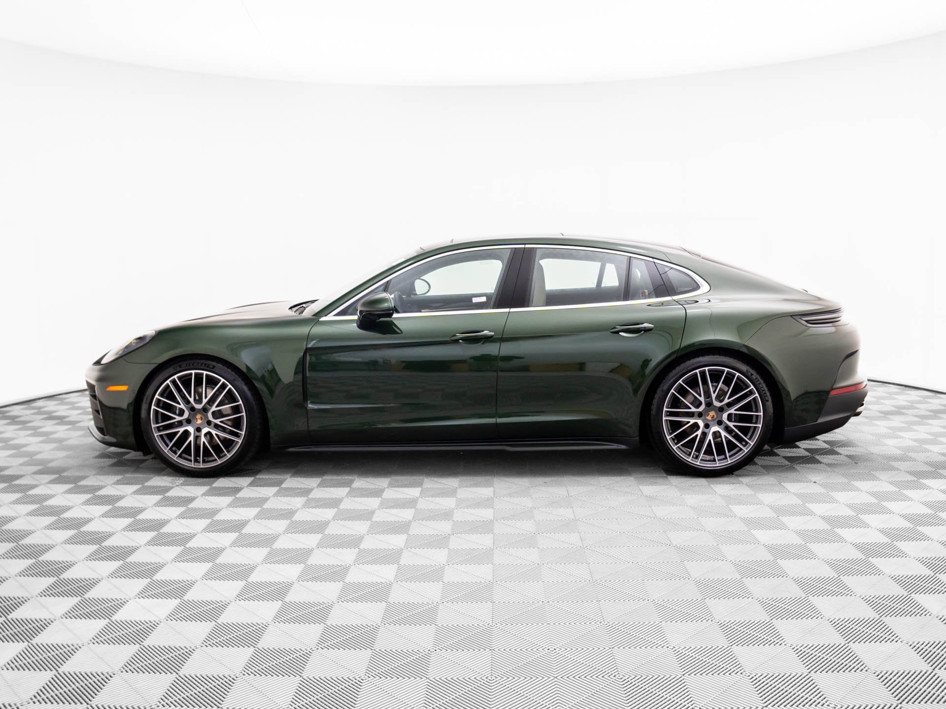 New 2026 Porsche Panamera 4 AWD/4WD image 2