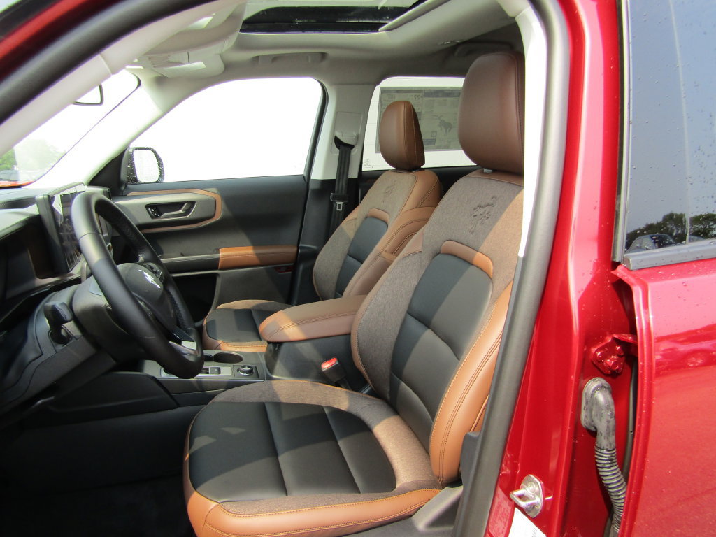 New 2026 Ford Bronco Sport Outer Banks w/ Outer Banks Tech Package+ AWD/4WD image 3