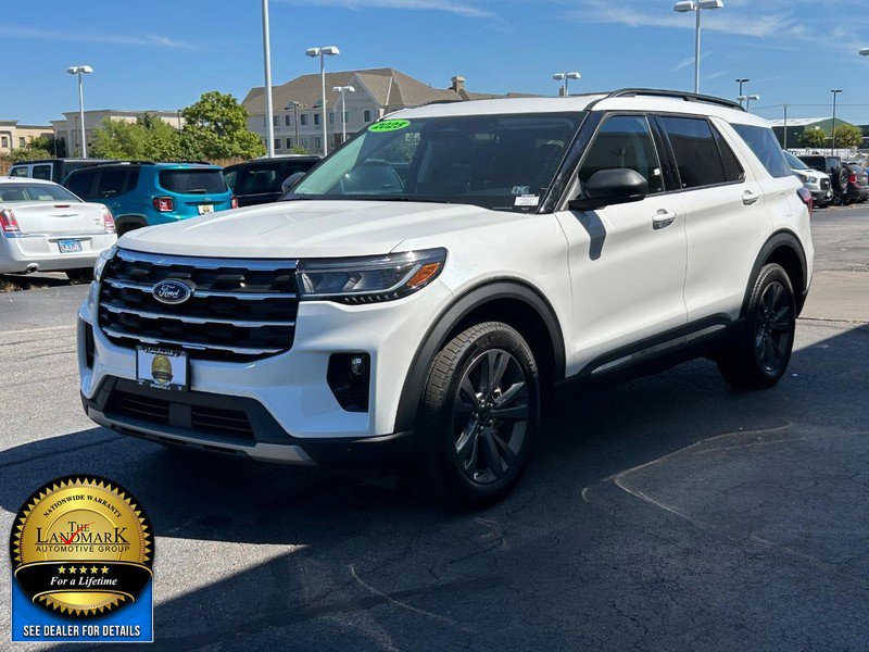 Used 2025 Ford Explorer Active w/ Active Comfort Package image 5