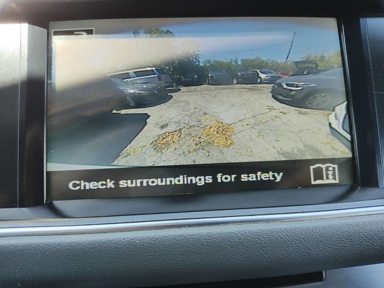 Used 2015 Land Rover Range Rover Sport SE image 38