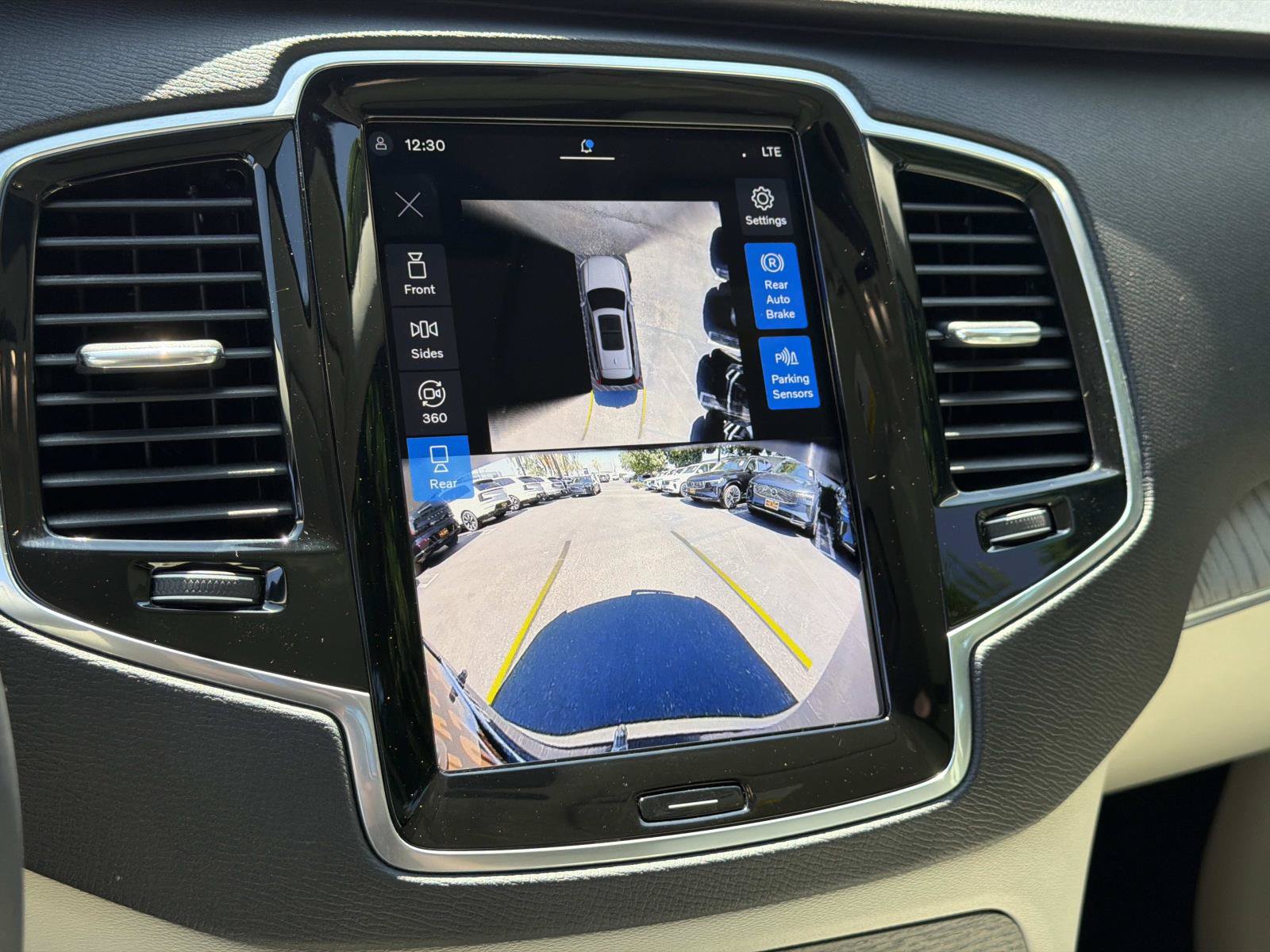 Certified 2025 Volvo XC90 T8 Plus w/ Protection Package Premier AWD/4WD image 13