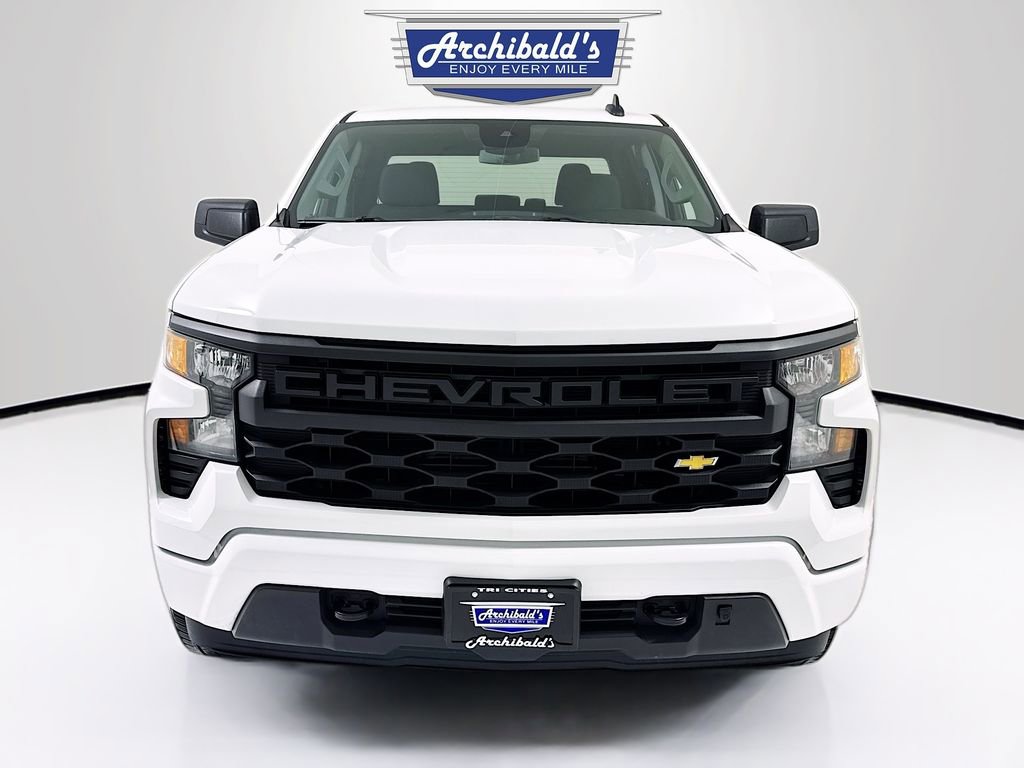 Used 2023 Chevrolet Silverado 1500 Custom image 2
