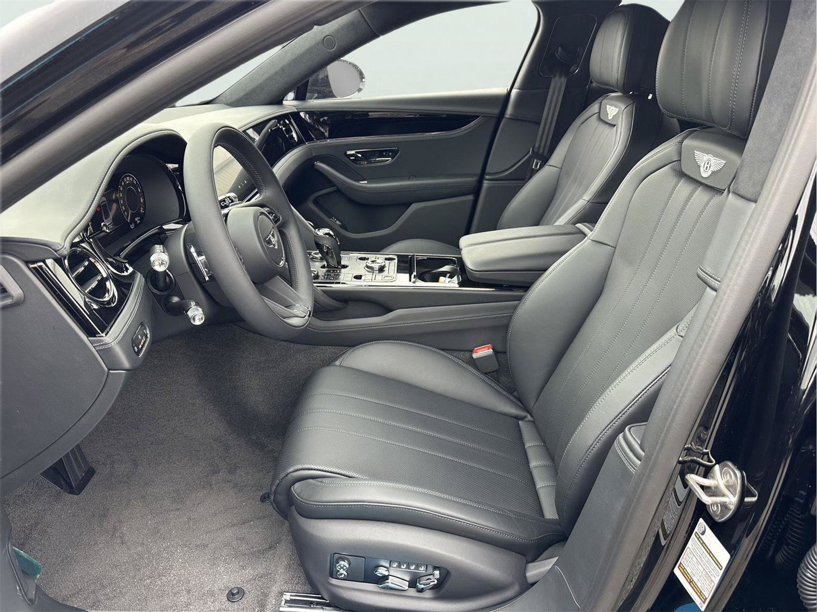 New 2026 Bentley Flying Spur V8 AWD/4WD image 14