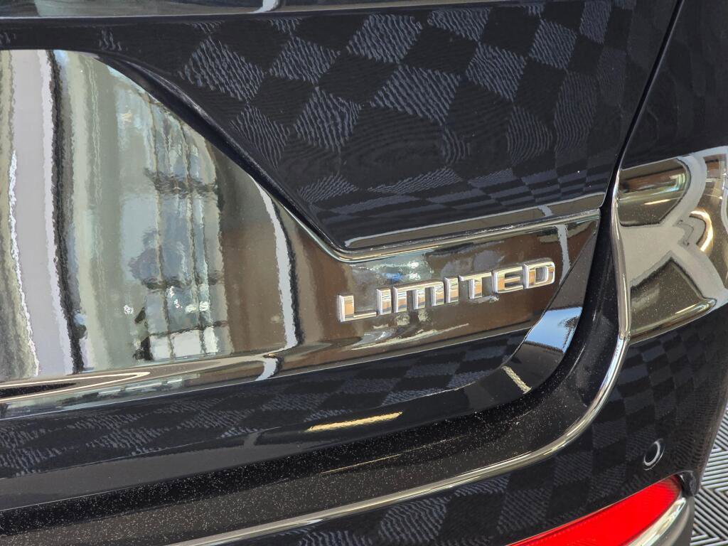 Used 2023 Jeep Grand Cherokee Limited w/ Trailer Tow Prep Group (B) image 15