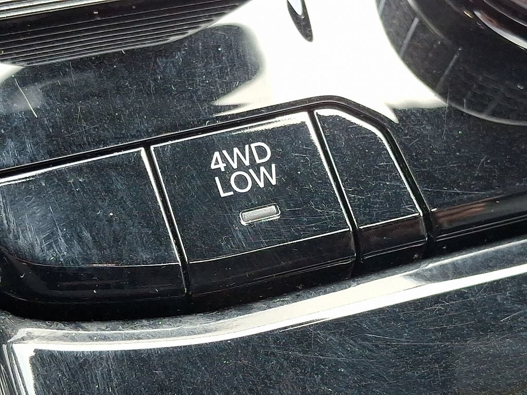 Used 2023 Jeep Grand Cherokee Summit AWD/4WD image 28