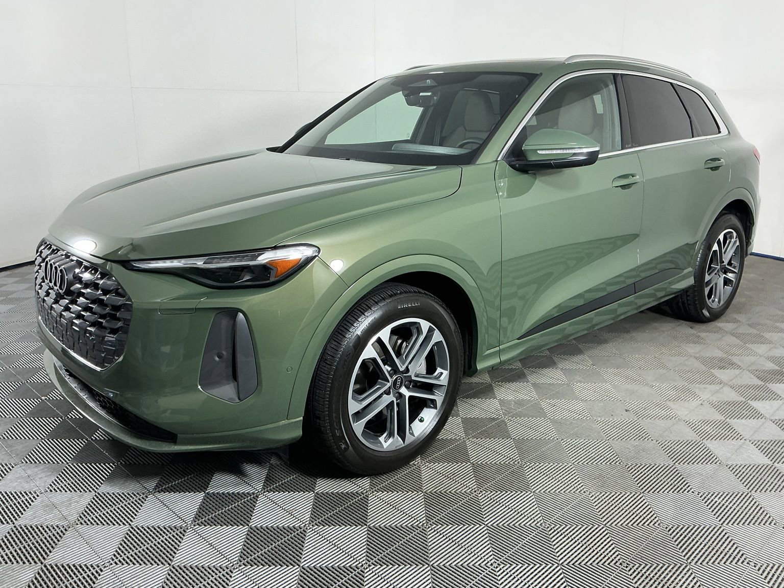 Used 2025 Audi Q5 Prestige image 4